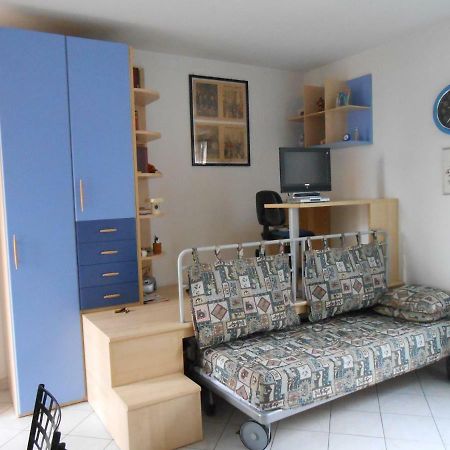 Appartement Monolocale A Peschiera Del Garda Vista Lago Extérieur photo