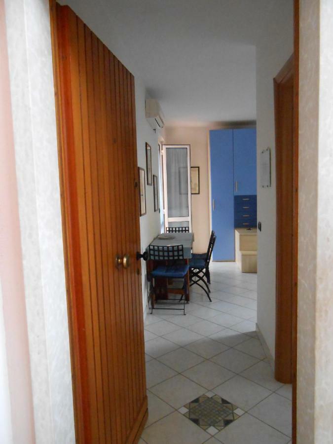 Appartement Monolocale A Peschiera Del Garda Vista Lago Extérieur photo