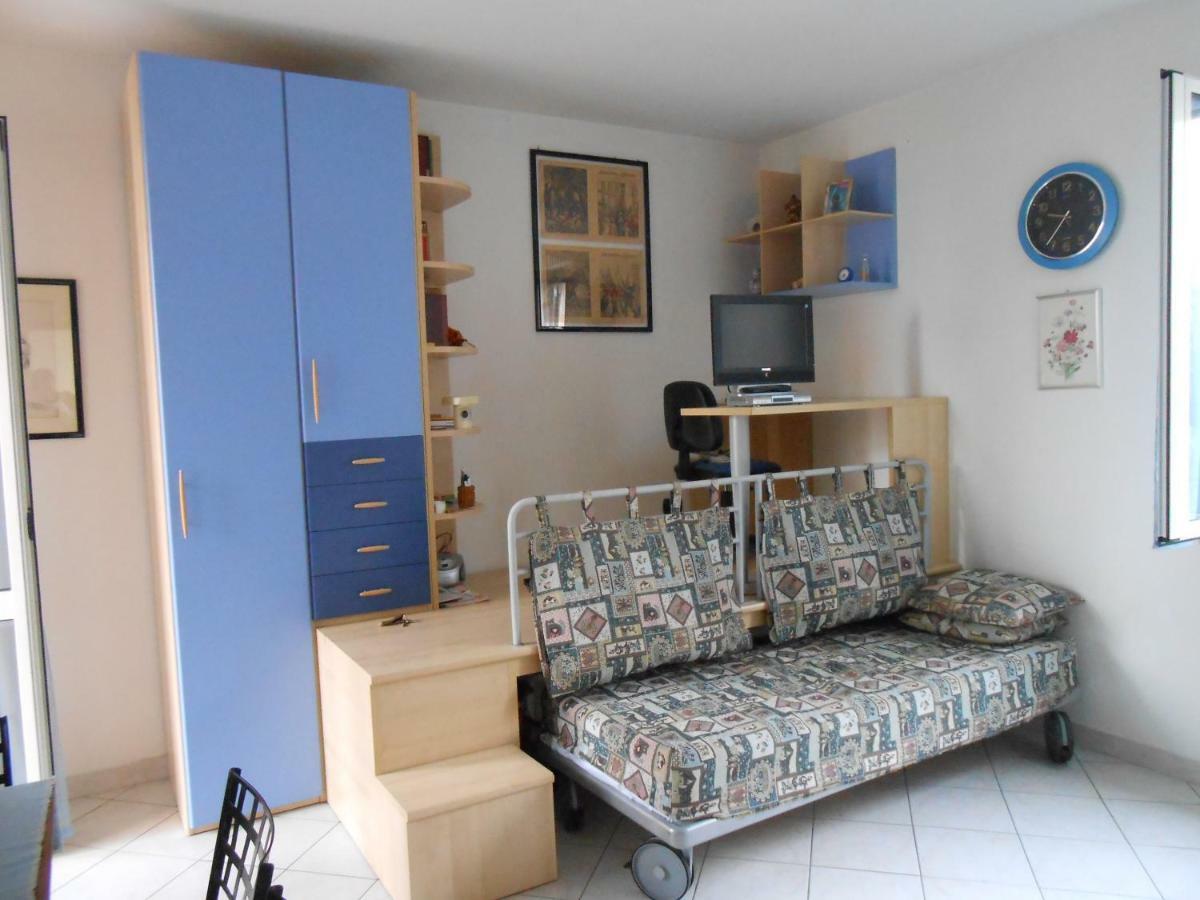 Appartement Monolocale A Peschiera Del Garda Vista Lago Extérieur photo