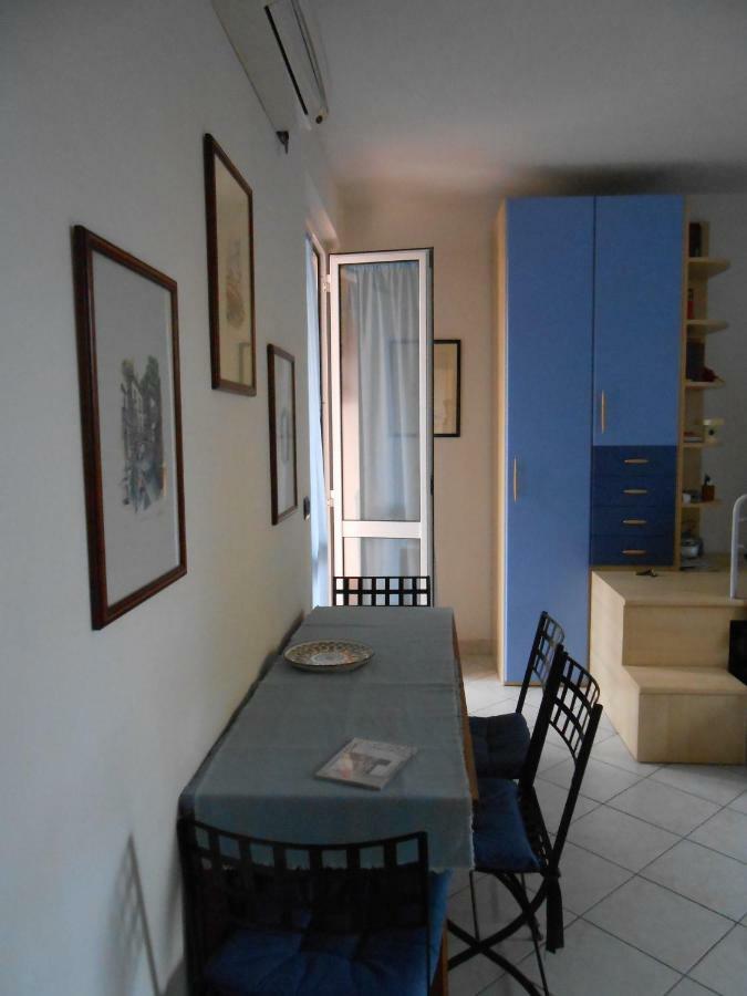 Appartement Monolocale A Peschiera Del Garda Vista Lago Extérieur photo