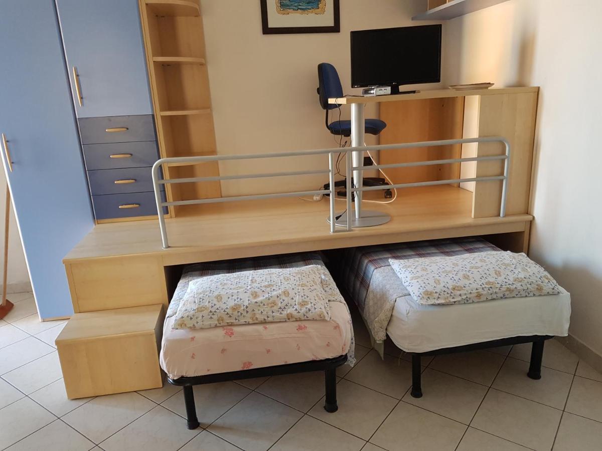 Appartement Monolocale A Peschiera Del Garda Vista Lago Extérieur photo